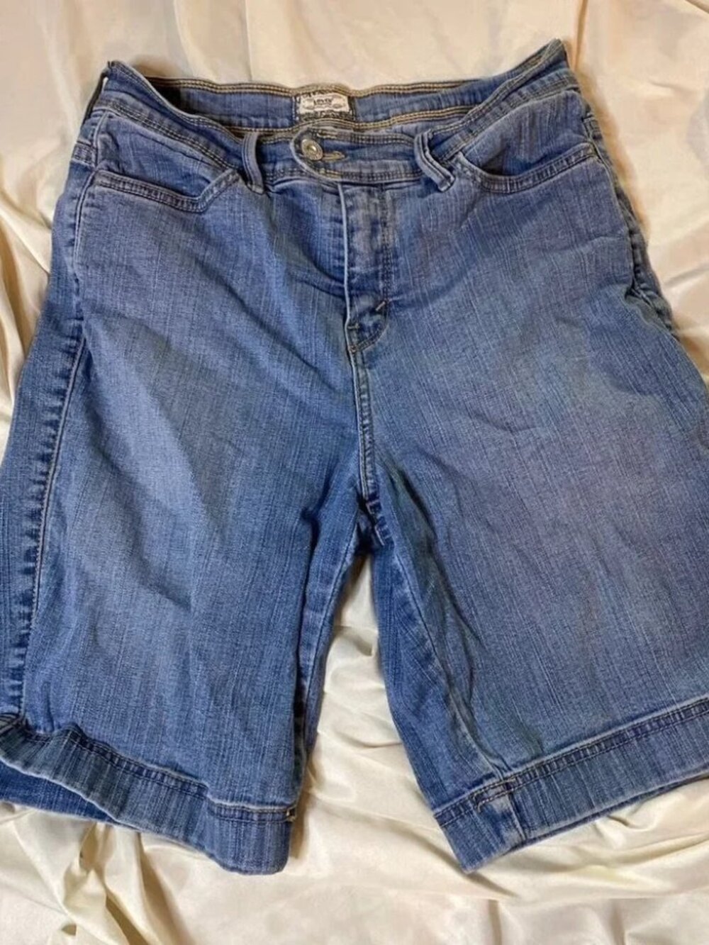 Levi's - Womens 512 Bermuda Jean Stretch Shorts - Size 8 AS IS